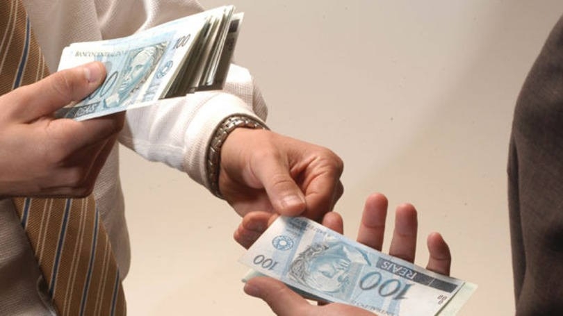 CÂMARA MUNICIPAL DEVOLVE R$ 650.000,00 AOS COFRES DO MUNICÍPIO CÂMARA MUNICIPAL DEVOLVE R$ 650.000,00 AOS COFRES DO MUNICÍPIO